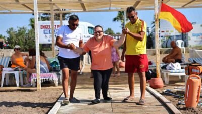 Antalya Büyükşehir Belediyesi’nin Konyaaltı ve Lara’da hizmet veren engelsiz plajları,