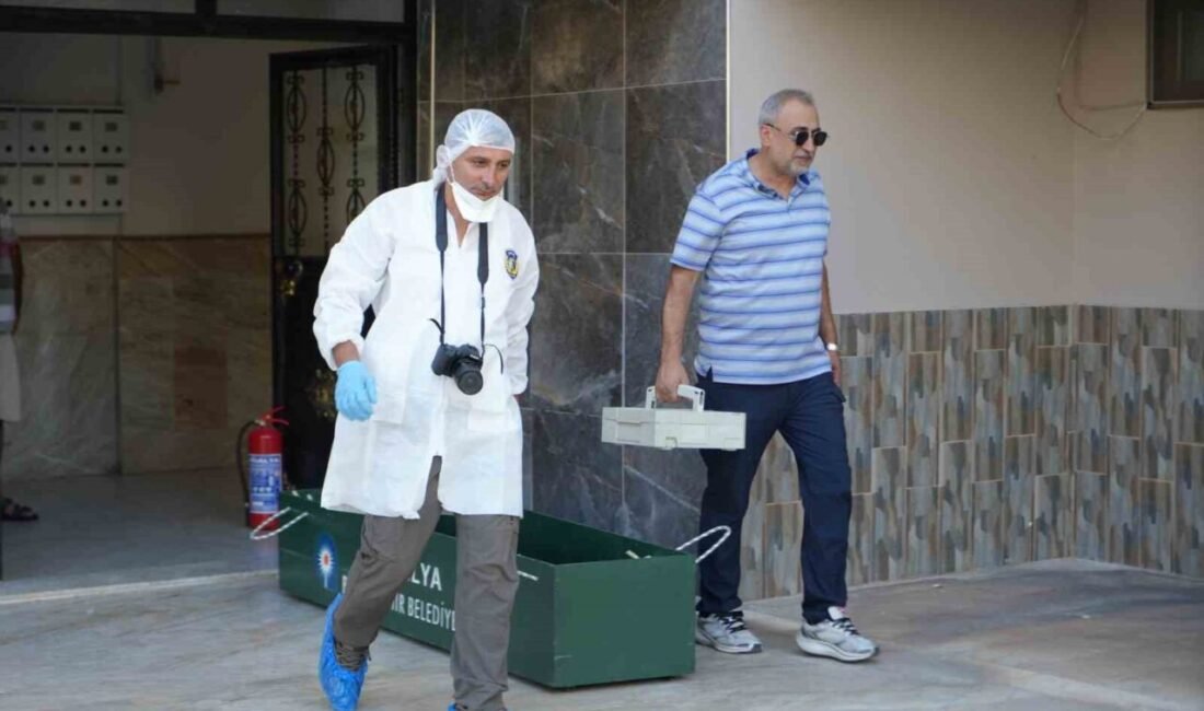 Antalya’da birlikte yaşadıkları evde ölü bulunan 93 yaşındaki anne ile
