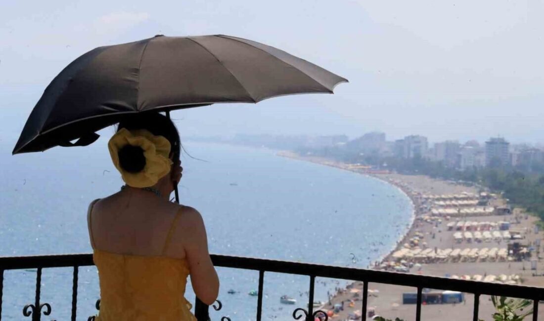 Antalya’da nem oranının yüzde 80 seviyelerini aşması ile sıcaktan bunalan