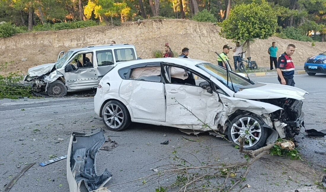 Antalya’nın Manavgat ilçesinde refüjü aşarak karşı şeride geçen otomobilin hafif
