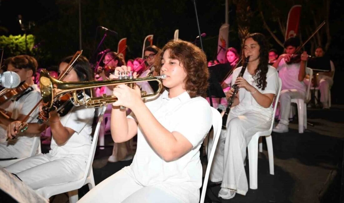Kemer Belediye Başkanı Necati Topaloğlu öncülüğünde kurulan Kemer Belediyesi Cumhuriyet