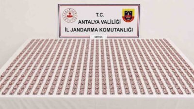 Antalya’nın Kemer ilçesinde yaklaşık 3 bin 500 adet uyuşturucu hap