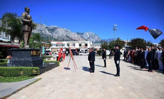 Kemer’de 30 Ağustos Zafer Bayramı’nın 104’üncü yıl dönümü kutlamaları, Cumhuriyet