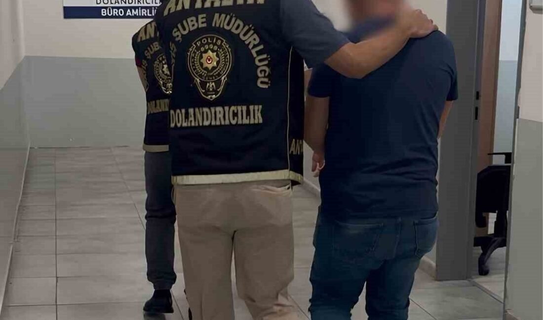 Antalya’da kendilerini beyaz eşya servis yetkilisi olarak tanıtıp vatandaşları dolandıran