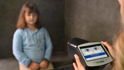 Kepez Belediyesi, ilçe genelindeki 200 okulda gerçekleştirdiği göz sağlığı taramalarıyla