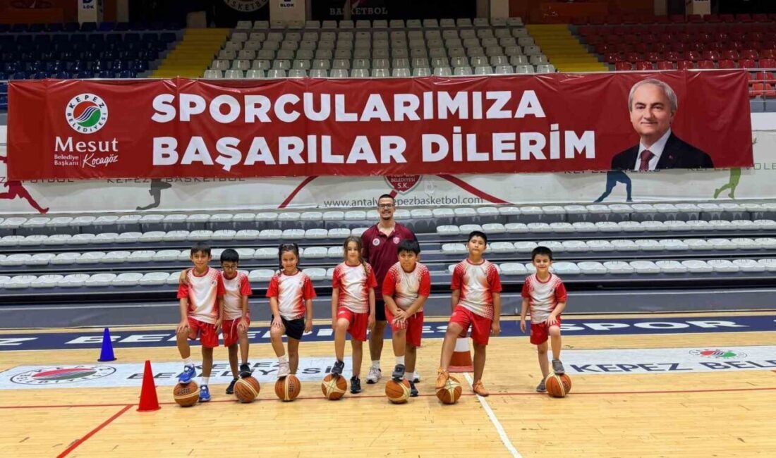 Kepez Belediyesi’nin Yaz Spor Okulları’nda bin 250 öğrenci; futbol, basketbol,