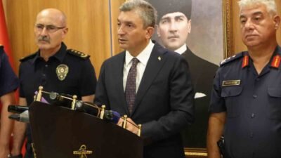 Antalya Valisi Hulusi Şahin, son dönemde sahillere büyük miktarda vuran