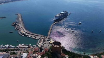Antalya’nın Alanya ilçesine Malta bandıralı 264 metre uzunluğundaki Marella Discovery