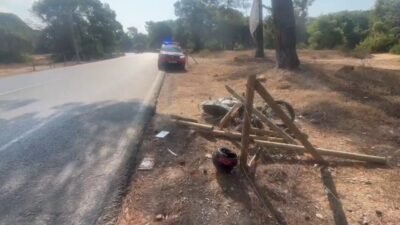 Antalya’nın Manavgat ilçesinde motosikletin yol kenarındaki tel çitlere çarpması sonucu