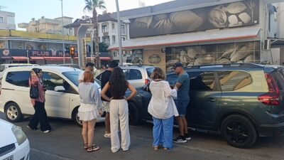 Antalya’nın Manavgat ilçesinde sürücüsünün direksiyon hakimiyetini kaybetmesi sonucu karşı şeride