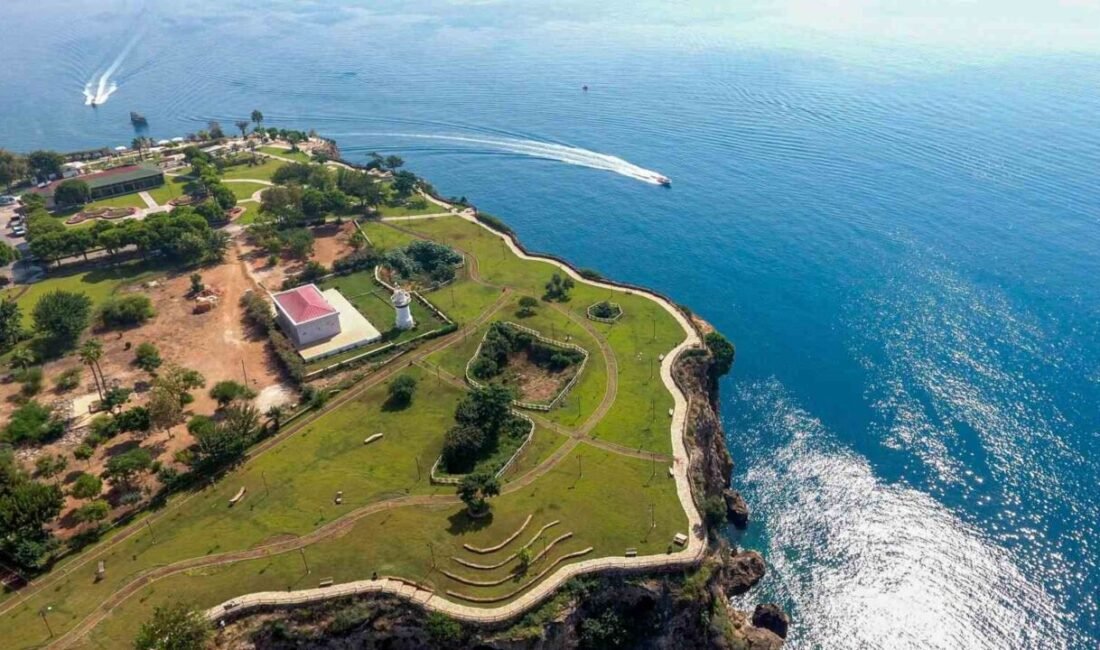 Muratpaşa Belediyesi, tüm parklarında uyguladığı akıllı sulama sistemiyle Temmuz 2026