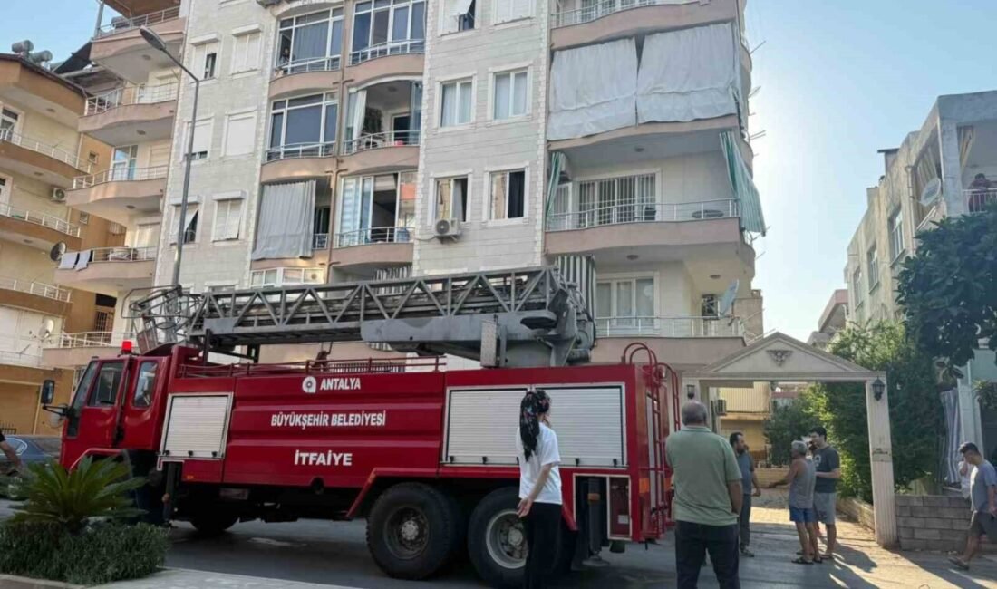 Antalya’nın Serik ilçesinde bir apartman dairesinde ocakta unutulan yemek yangına