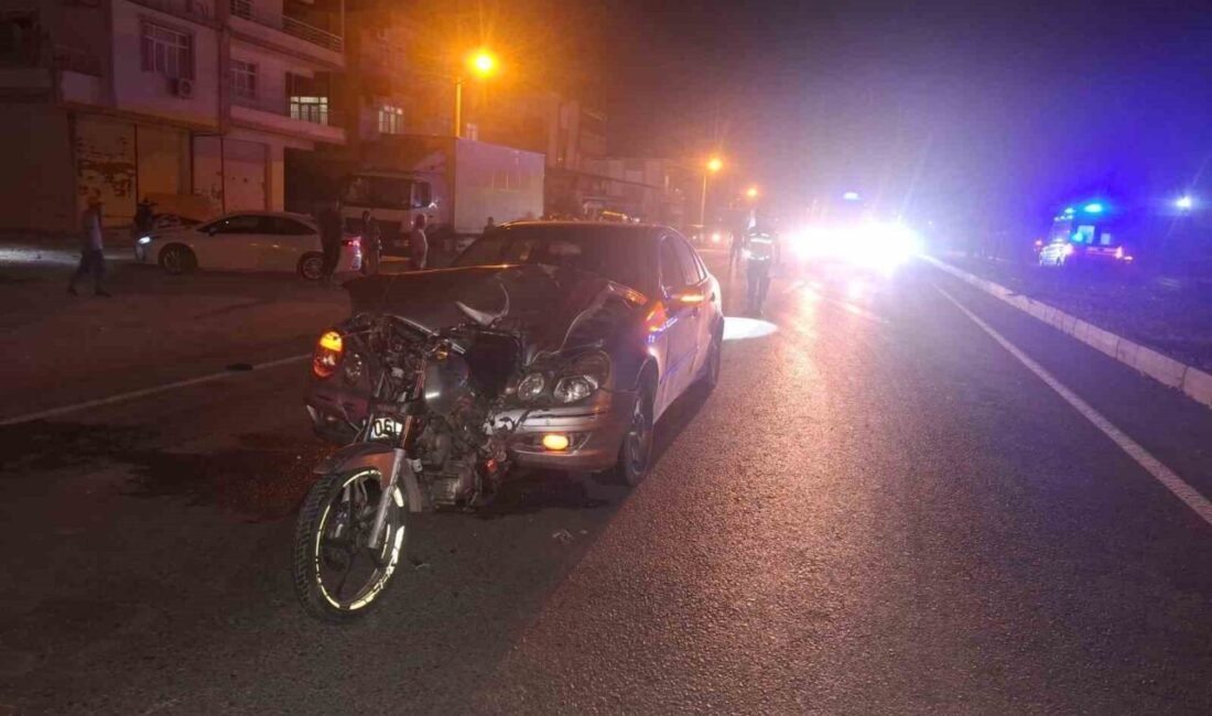 Antalya’nın Manavgat ilçesinde otomobilin arkadan çarptığı motosiklette bulunan 18 yaşındaki
