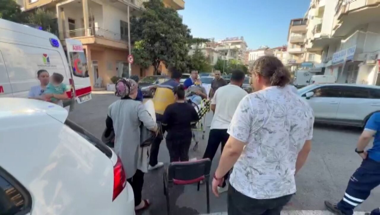Antalya’nın Manavgat ilçesinde kavşağa geldiği sırada önüne çıkan otomobile çarpmamak
