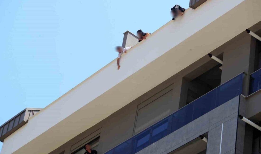 Antalya’da bir grup işçi aylardır çalışmalarına rağmen paralarını alamadığı gerekçesi