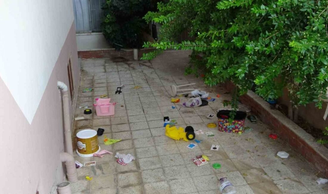 Antalya’nın Manavgat ilçesinde ailesinin yaşadığı dairenin penceresini açan 3 yaşlarındaki
