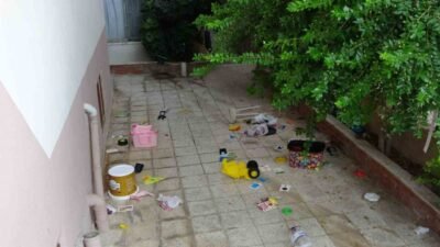 Antalya’nın Manavgat ilçesinde ailesinin yaşadığı dairenin penceresini açan 3 yaşlarındaki