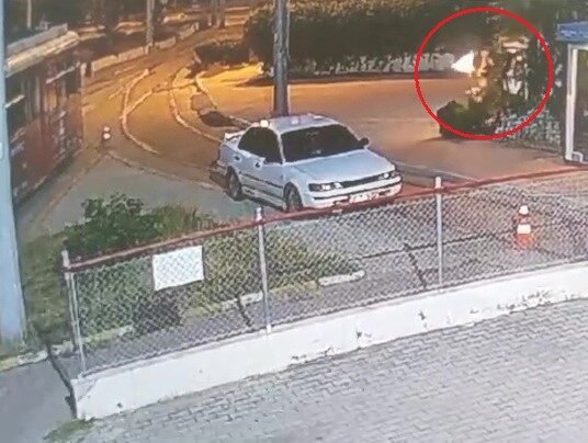 Antalya Büyükşehir Belediyesi’ne ait nostalji tramvaya kimliği belirsiz şahıslar tarafından