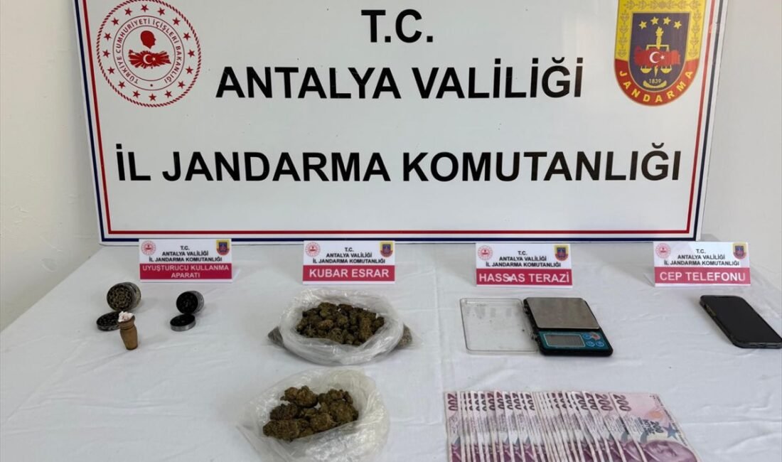 Serik uyuşturucu operasyonu kapsamında jandarma ekipleri 1,5 kg sentetik uyuşturucu