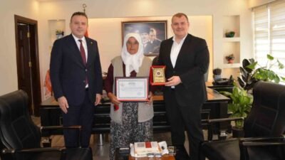 Antalya’nın Korkuteli ilçesinde hayırsever Ayşe Arslan, tarlasını Jandarma Asayiş Vakfı’na
