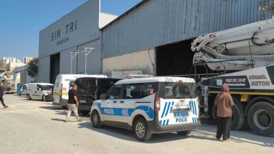 Antalya’da kireç fabrikasında çalışan 30 yaşındaki genç ailesine kamyonu yıkadıktan