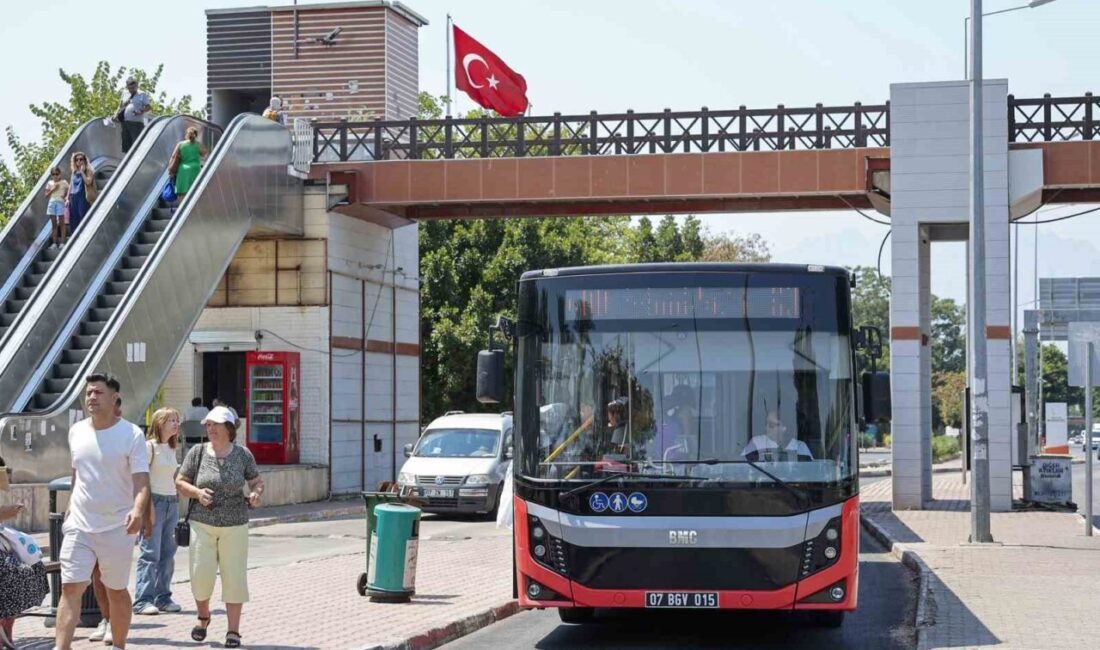 Antalya Büyükşehir Belediyesi Ulaşım Dairesi Başkanlığı, kent genelinde toplu taşıma