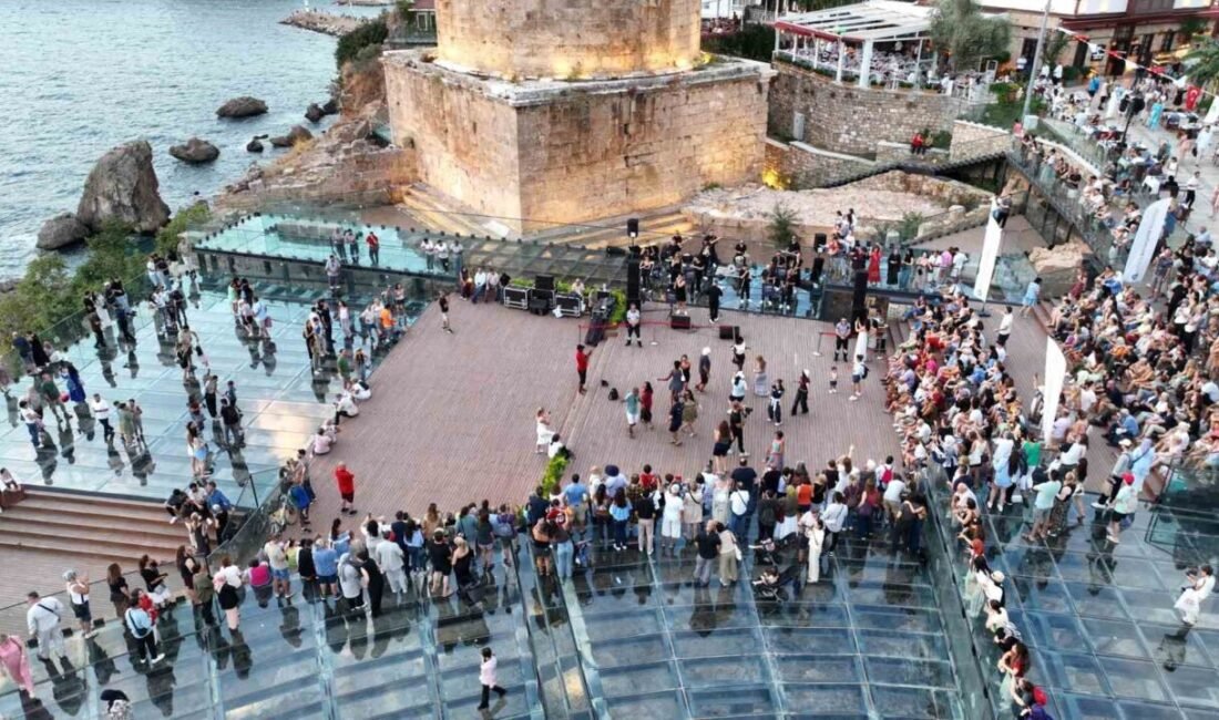Antalya Büyükşehir Belediyesi Bando ve Kent Orkestrası, Hıdırlık Kulesi’nin tarihi