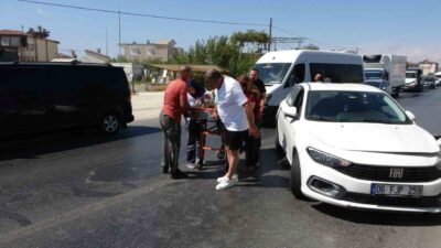Antalya’nın Manavgat ilçesinde akaryakıt tankerinin otomobille çarpışması sonucu meydana gelen