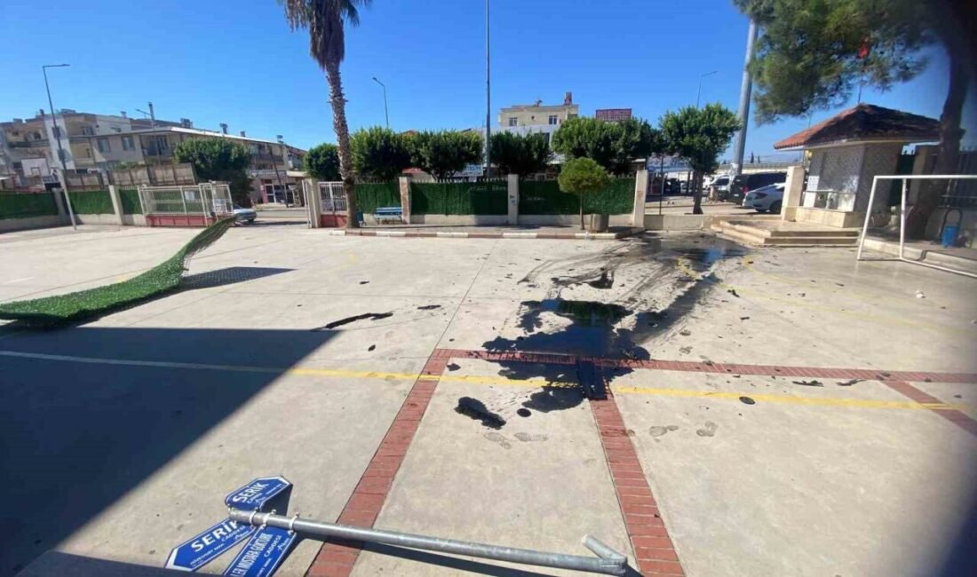 Antalya’nın Aksu ilçesinde gece saatlerinde iki aracın çarpışması sonucu meydana