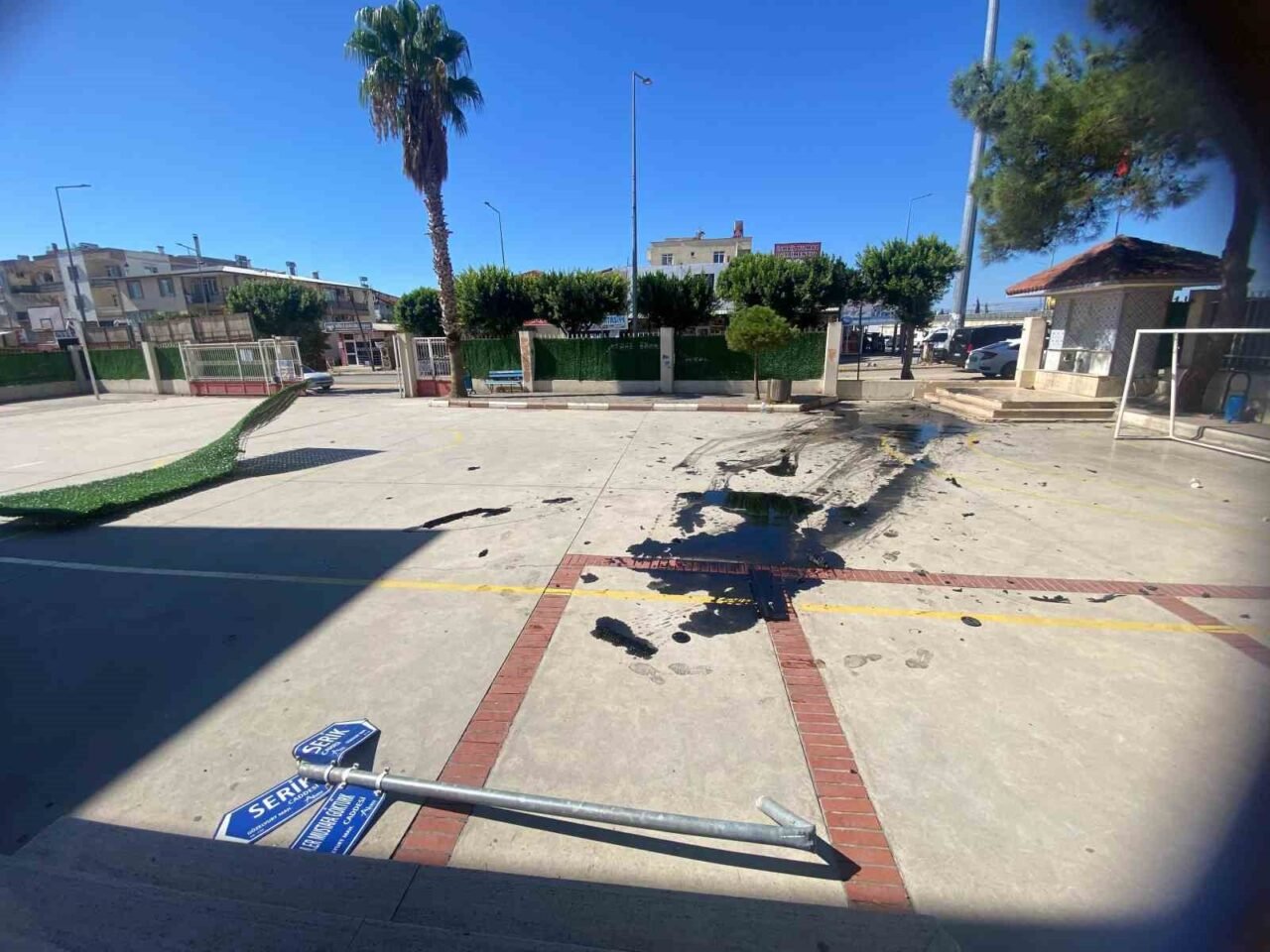 Antalya’nın Aksu ilçesinde gece saatlerinde iki aracın çarpışması sonucu meydana