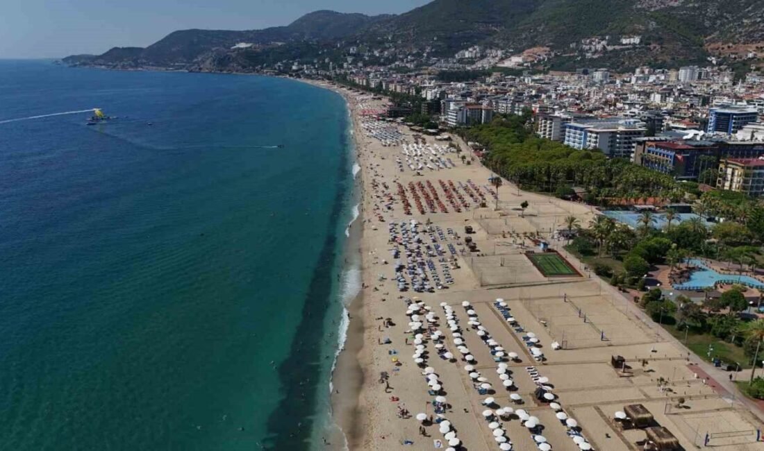 Antalya’nın Alanya ilçesinde 1 Eylül’de hava sıcaklığının 33 dereceye ulaşmasıyla