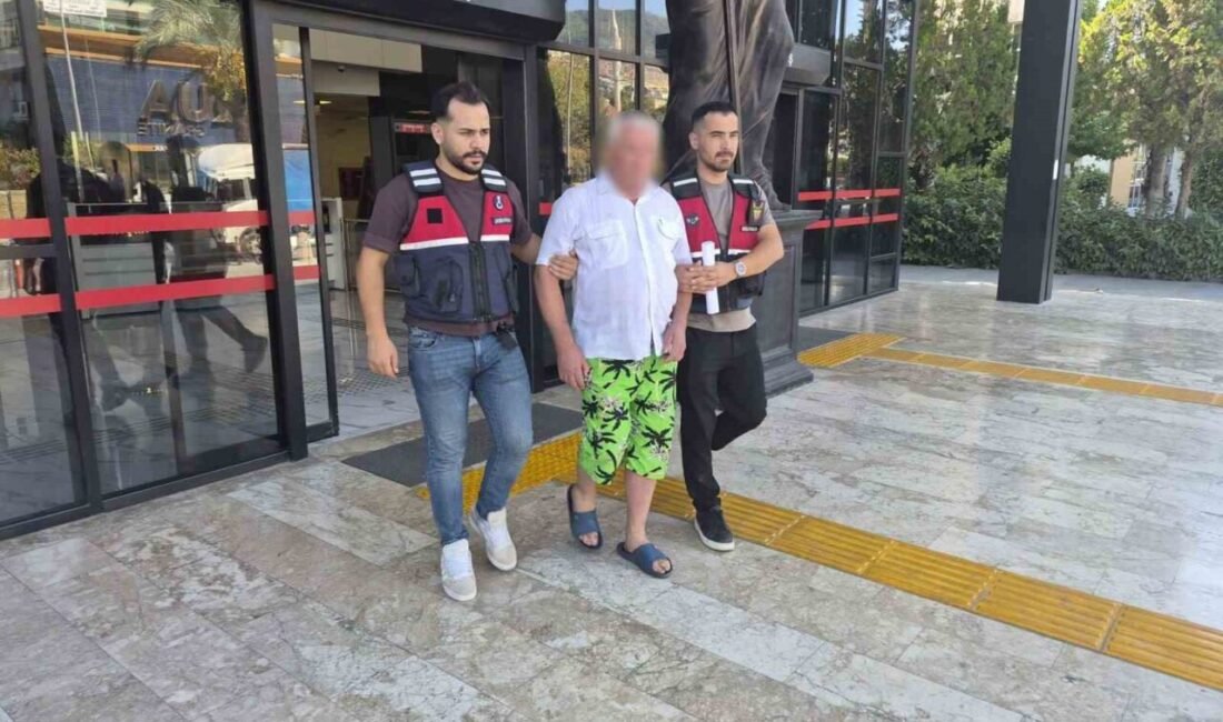 Antalya’nın Alanya ilçesinde tatil yaptığı 5 yıldızlı otelde kadın personele