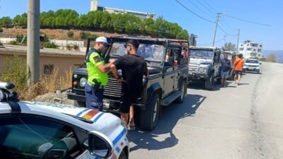 Antalya’nın Alanya ilçesinde safari araçlarına yönelik denetimlerde, kurallara uymadığı tespit