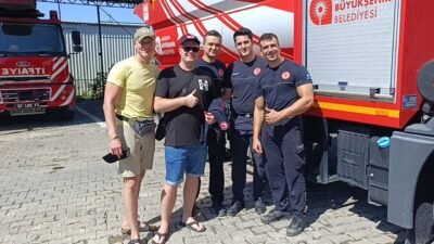 Almanya’nın Saksonya Eyaleti Leipzig Şehrine bağlı Treuen kasabasında itfaiyeci olarak