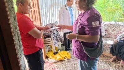Antalya’nın Gazipaşa İlçe Sağlık Müdürlüğü ekipleri, Alzheimer Haftası kapsamında ilçede