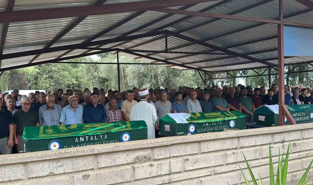 Antalya’da bir şahsın, boşanma aşamasındaki eşi, kayınvalidesi ve kayınpederini uykularında