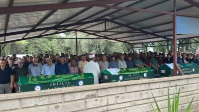 Antalya’da bir şahsın, boşanma aşamasındaki eşi, kayınvalidesi ve kayınpederini uykularında