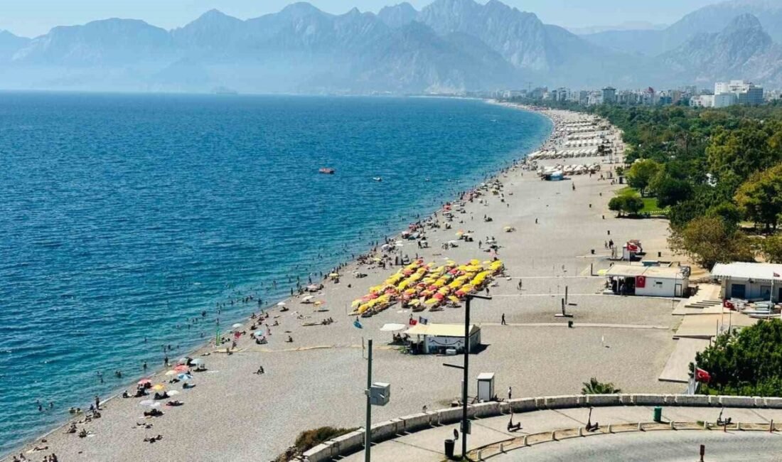 Antalya’da sonbaharın ilk haftasında yazdan kalma günler yaşandı. Yerli ve
