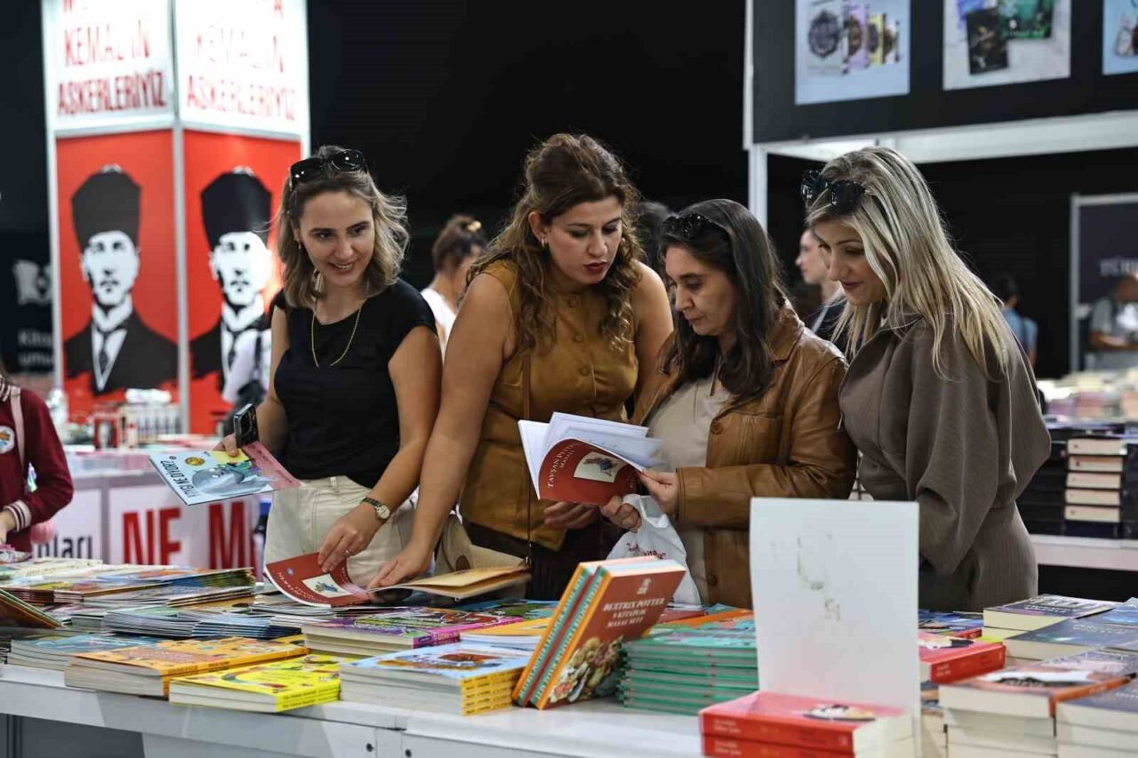 16. Antalya Kitap Fuarı 2 Ekim'de açılıyor. 250 yayınevi ve
