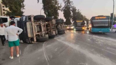 Antalya’da kavşaktan sola dönüş yaptığı sırada devrilen beton mikserinin sürücüsü
