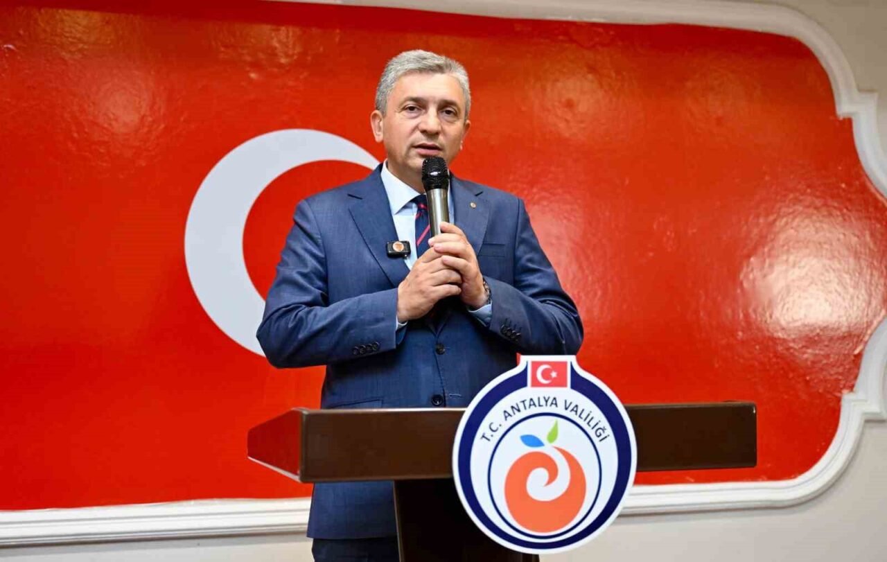 19 Eylül Gaziler Günü dolayısıyla düzenlenen programlara katılan Antalya Valisi