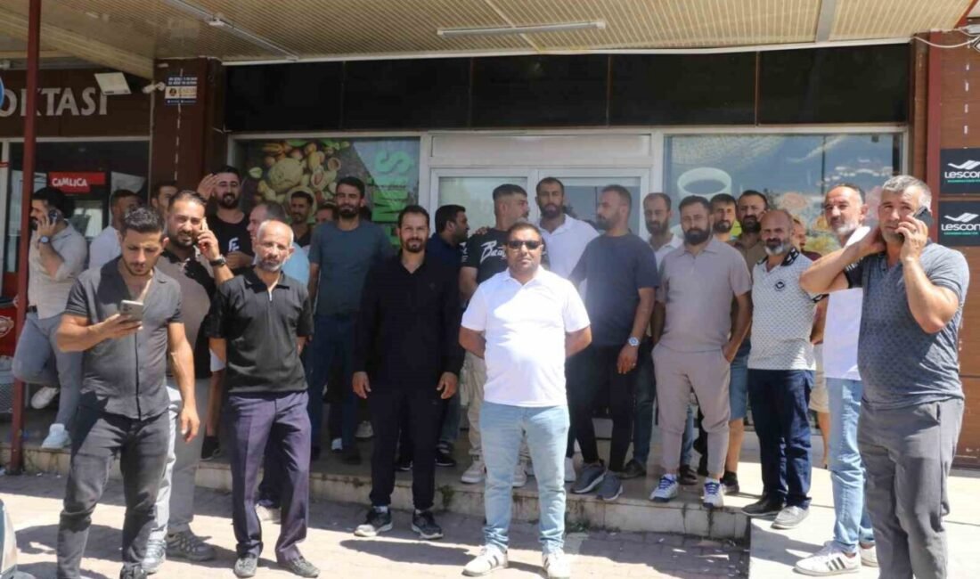 Antalya’nın Kepez ilçesinde faaliyet gösteren kuruyemiş ve giyim mağazası gibi