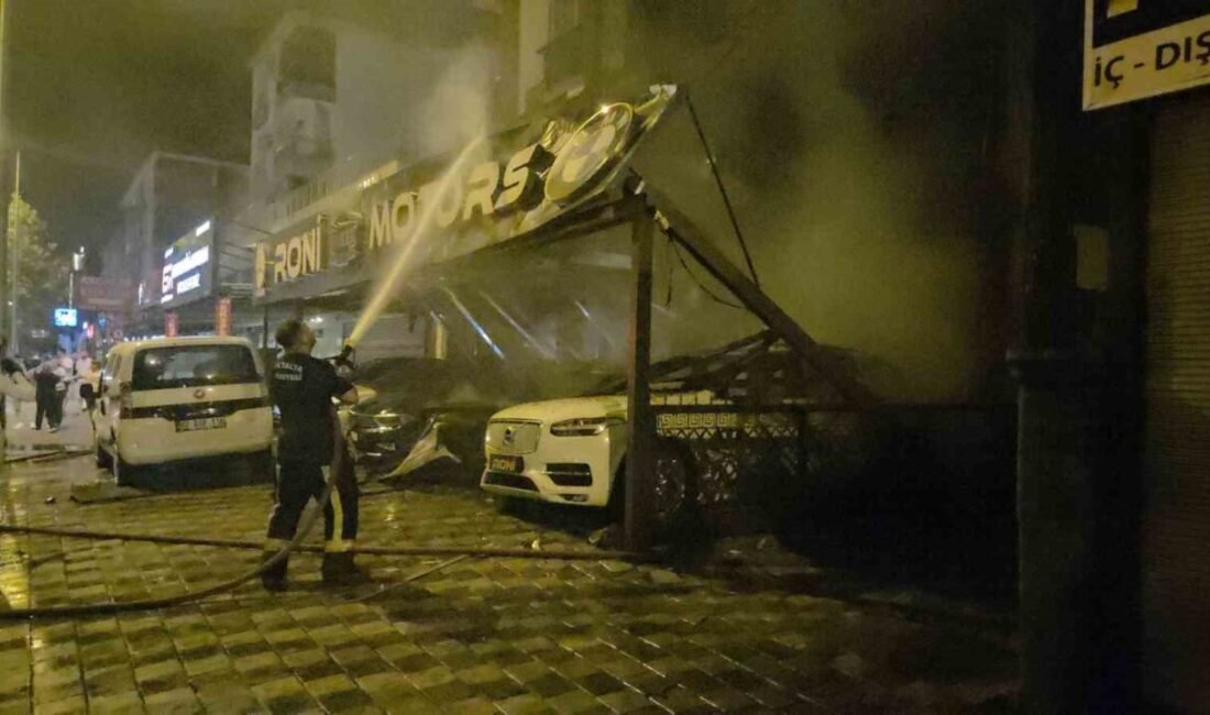 Antalya’nın Kepez ilçesinde bir oto galeri dükkanında başlayan yangın, kısa