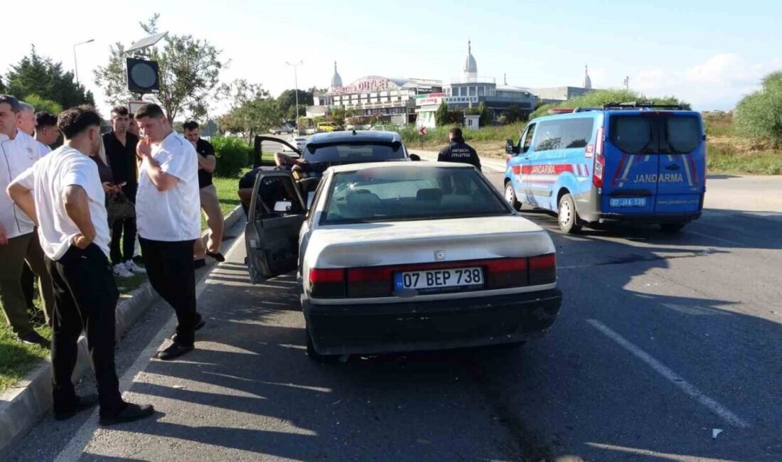 Antalya’nın Manavgat ilçesinde otomobilin önündeki araca arkadan çarpması sonucu meydana
