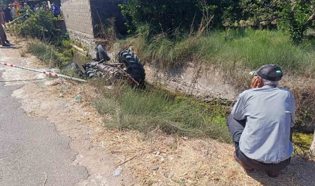 Antalya’nın Kumluca ilçesinde traktörün kanala düşmesi sonucu meydana gelen trafik