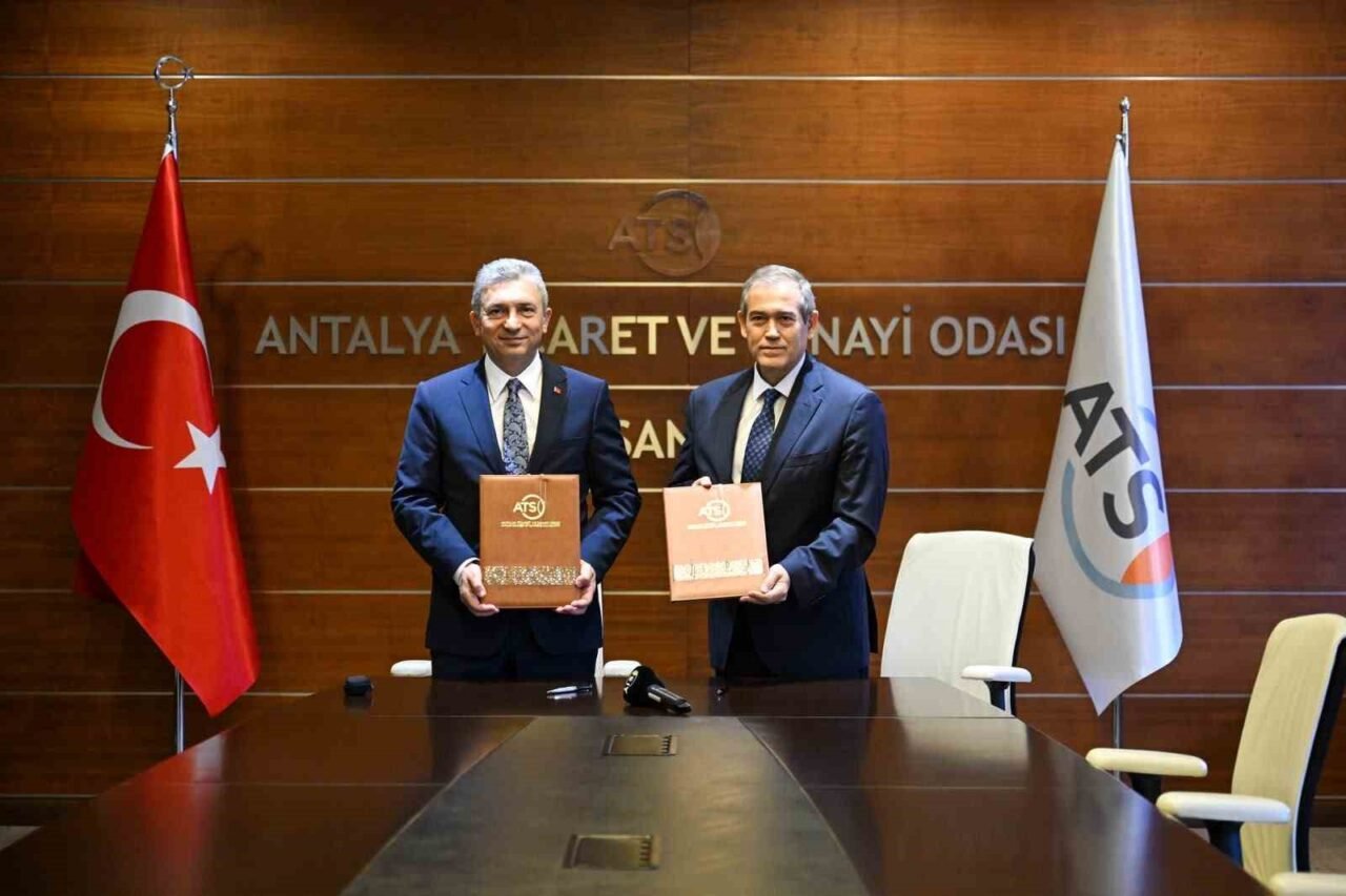 Antalya’nın denizlerini atıklardan korumak amacıyla 28 dere ağzına bariyer sistemleri
