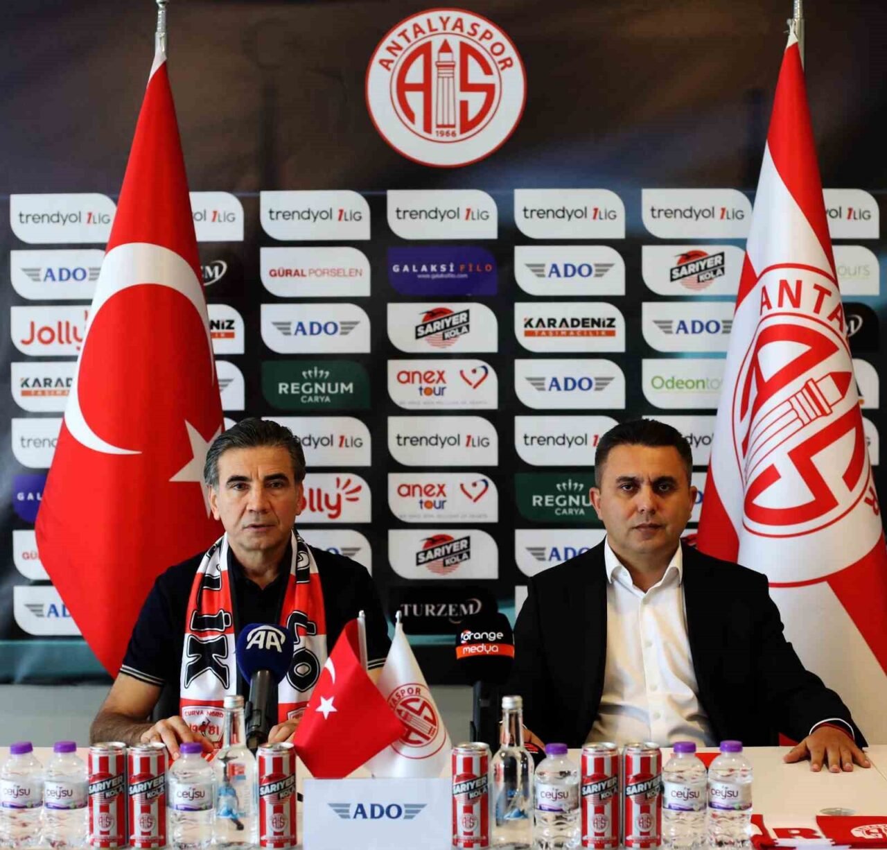Antalyaspor, teknik direktörlük görevi için Osman Özköylü ile anlaşmaya vardı.