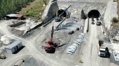 Ulaştırma ve Altyapı Bakanı Abdulkadir Uraloğlu, Konya ile Antalya arasındaki