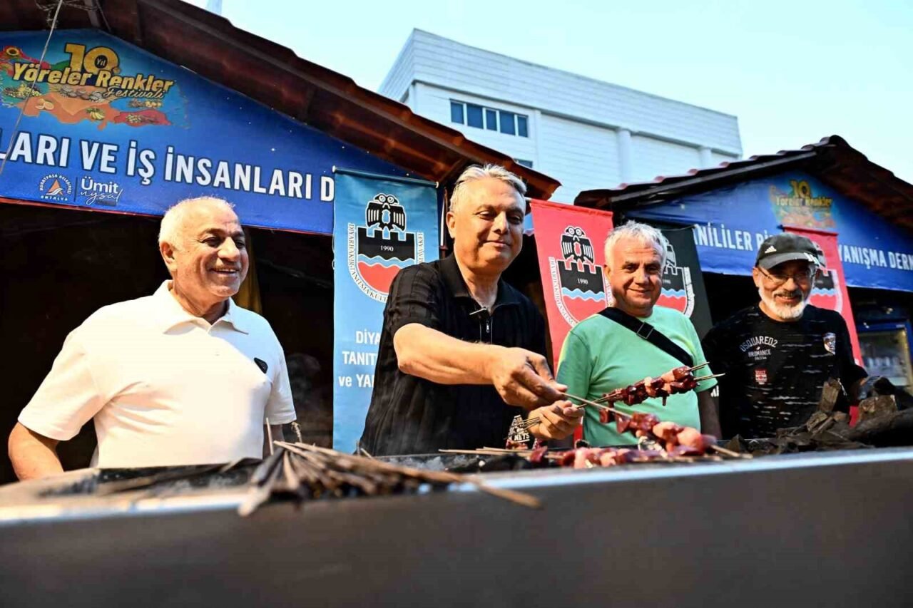 Muratpaşa Belediyesi’nin Türkiye’nin dört bir yanından kültürleri, yöresel lezzetleri, halk
