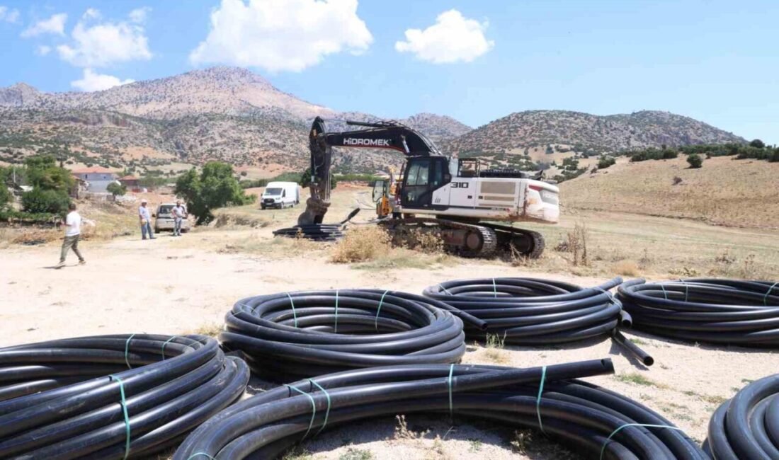 Antalya Büyükşehir Belediyesi Elmalı Yalnızdam Mahallesi’nin tarımsal sulama altyapısını genişletiyor.